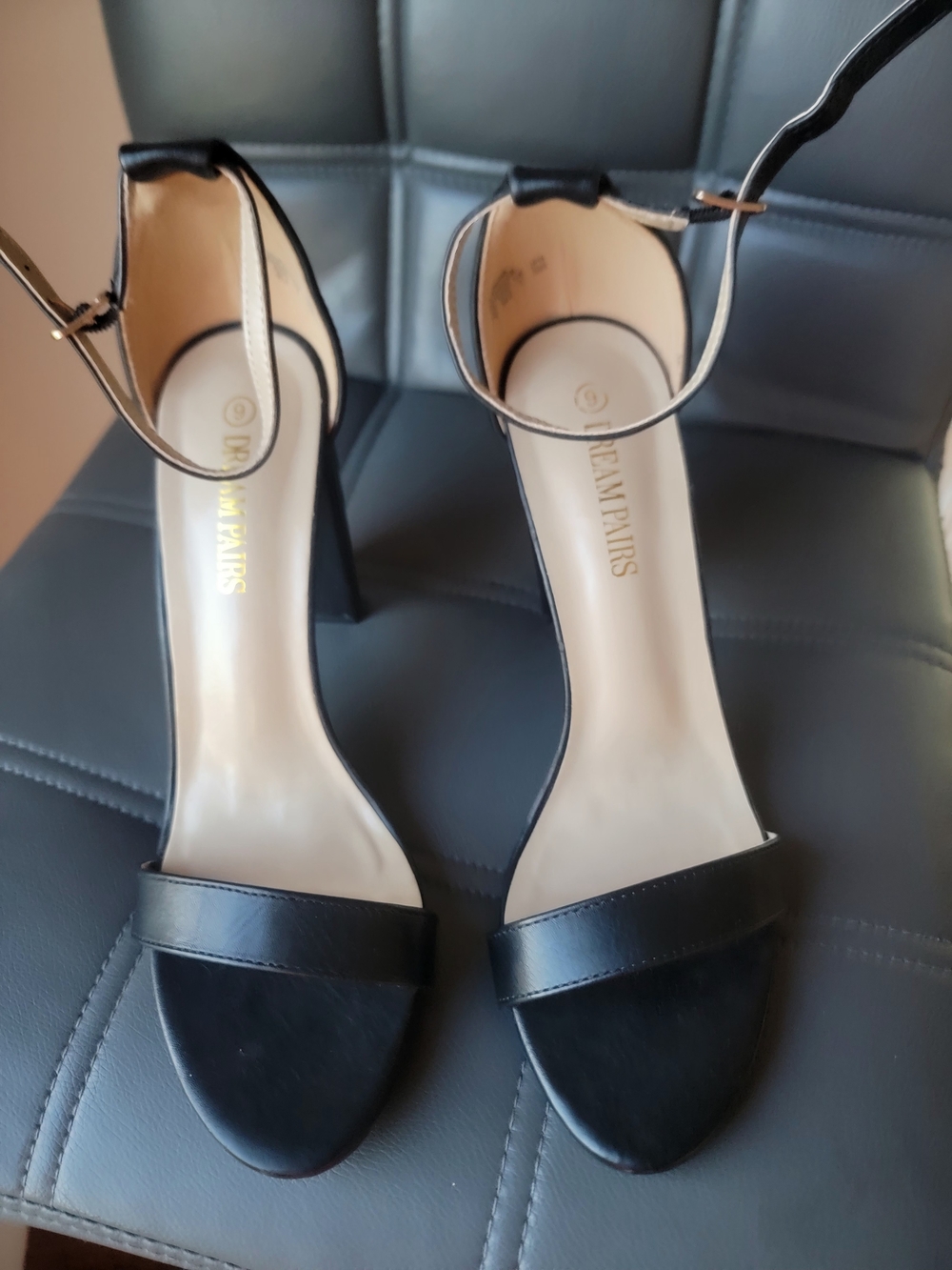 DREAM PAIRS Women's Chunk Low Heel Pump Sandals US Size 9 NEW(No tags)